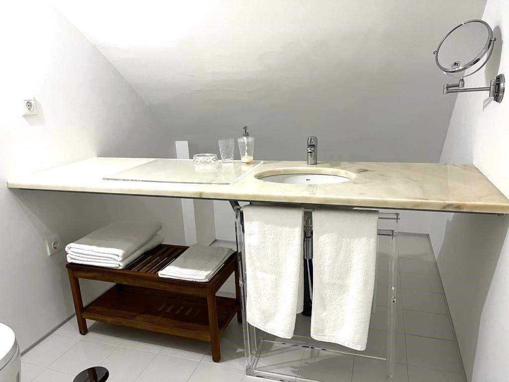 Signature Guesthouse Porto Værelse billede